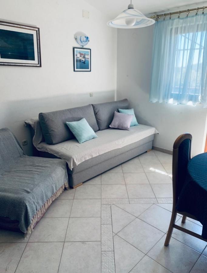 One Bedroom Apartment With Terrace And Seaview - B Sevid Exterior foto